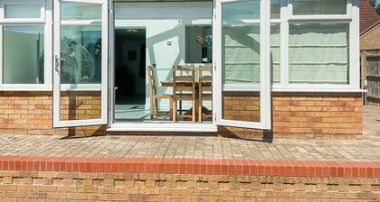 2 bedroom accommodation in Verwood
