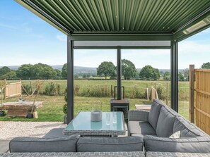 Unclassified image, 4 of 25, button - Barn Owl Lodge - UK49903 (Dalton, near Wigan)