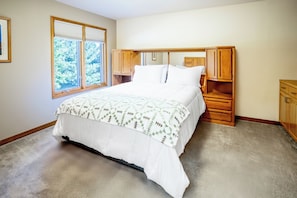 Desk, iron/ironing board, free WiFi, bed sheets