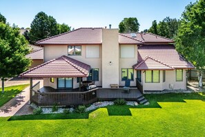 Exterior - Western Art Escape & Outdoor Fun! (Pueblo)