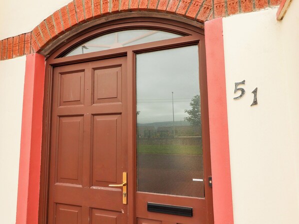 Exterior detail - 51 WOODVIEW PARK, pet friendly, with a garden in Tralee, County Kerry (Tralee)