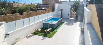 Cozy seaside villa a few meters from the beach for couples and families