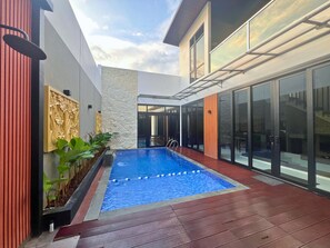 Pool - Charming 3-bedroom villa with WiFi and AC in fantastic West Java (West Java)