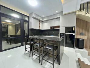 Dining - Charming 3-bedroom villa with WiFi and AC in fantastic West Java (West Java)