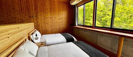 1 slaapkamer, een strijkplank/strijkijzer, gratis wifi, beddengoed