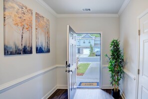 Interior - A Modern Oasis Near Savannah (Pooler)