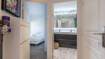 3 chambres, fer et planche Ă repasser, lit parapluie, Wi-Fi gratuit