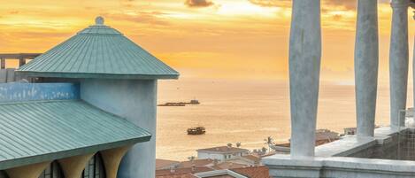 Premium-Zimmer, 1 King-Bett, Strandblick | Blick vom Balkon