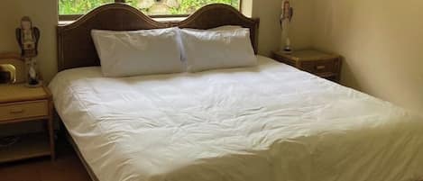 WiFi, bed sheets