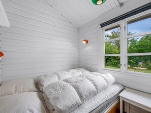 3 bedrooms, Internet