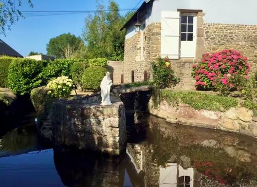 Water mill between the countryside and the Chausey Islands. Normandy break guaranteed!