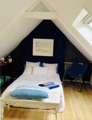 1 habitación, tabla de planchar con plancha, wifi y ropa de cama 