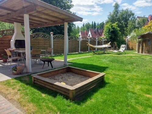 neu Komfortables Ferienhaus145m²
Garten/Grillplatz,800m² Spielwiese,Freizeitpark