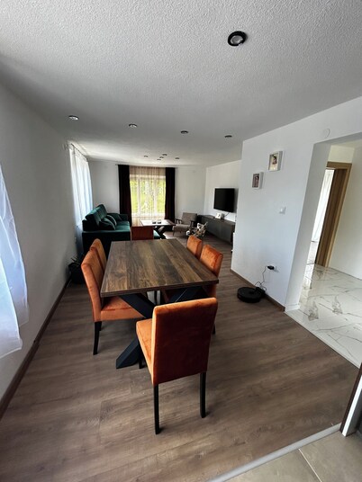 Holiday home located just 5 km from Slatina Spa and 10 km from Banja Luka.
