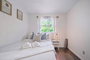 3 bedrooms, WiFi, bed sheets