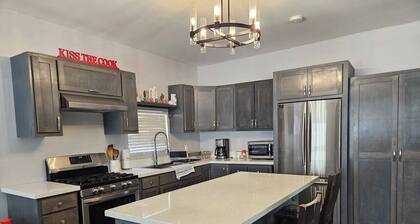 San Felipe Rooftop Beach House | Walk to MalecĂłn | Sleeps 12