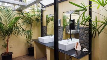 Economy Shared Dormitory, Mixed Dorm, Non Smoking, Shared Bathroom | Bathroom | Shower, free toiletries, bidet, soap