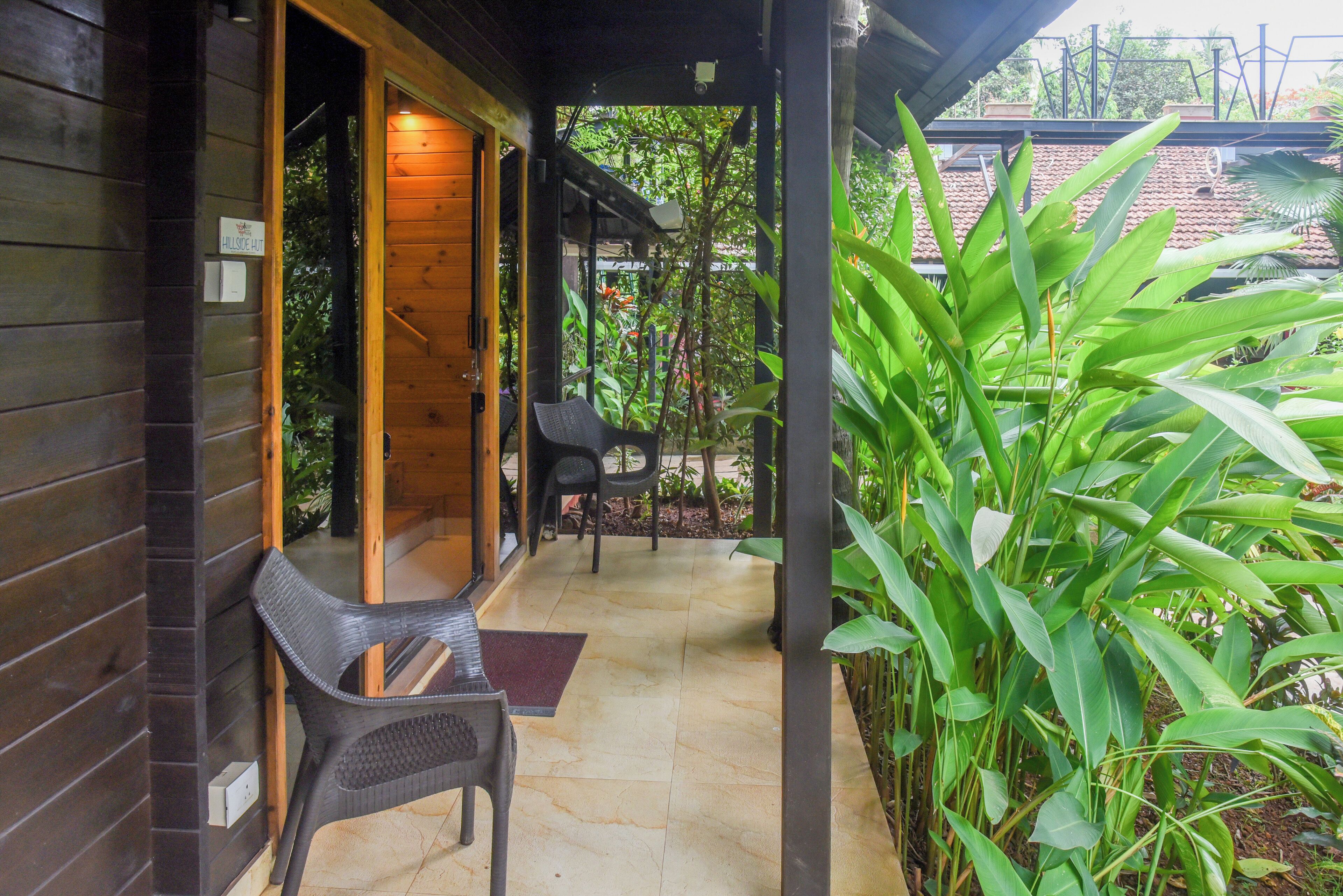 Romantic Cabin, 1 Queen Bed, Non Smoking, Partial Sea View | Terrace/patio