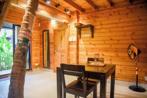 Romantic Cabin, 1 Queen Bed, Non Smoking, Partial Sea View | Memory-foam beds, desk, laptop workspace, free WiFi