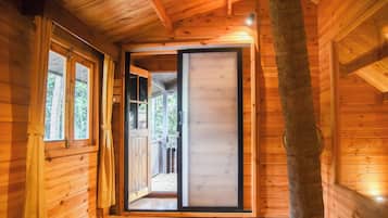 Romantic Cabin, 1 Queen Bed, Non Smoking, Partial Sea View | Memory foam beds, desk, laptop workspace, free WiFi