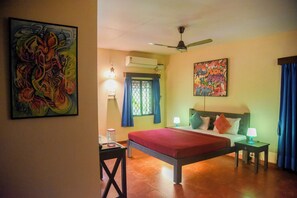 Family Double Room, 1 King Bed, Non Smoking, Garden View | Memory-foam beds, desk, laptop workspace, free WiFi