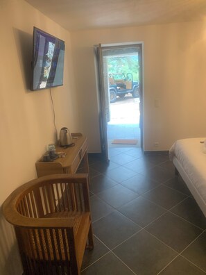 1 chambre, fer et planche à repasser, Wi-Fi gratuit, draps fournis