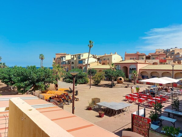 Outdoor dining - Front de Mer by Interhome (Le Barcarès)