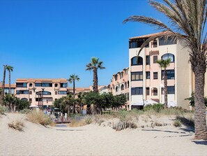Exterior - Front de Mer by Interhome (Le Barcarès)