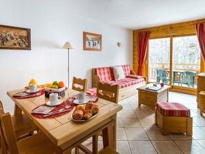 Dining - Le Hameau du Rocher Blanc by Interhome (Serre Chevalier)