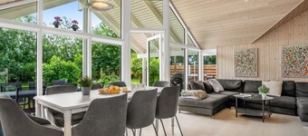 "Mika" - 800m from the sea by Interhome