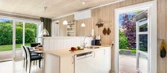 "Ellie" - 500m from the sea by Interhome