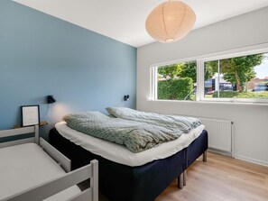 2 bedrooms, Internet