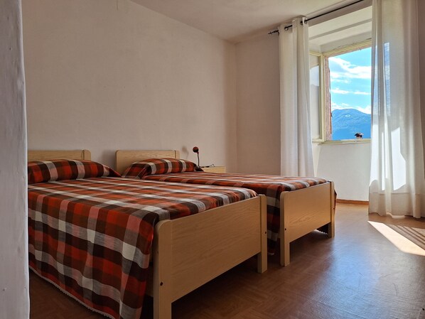 2 室のベッドルーム、WiFi、ベッドシーツ