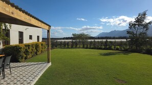 Terrace/patio - Lowergroen Guest Farm, Working Farm (Swellendam)