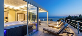 Beachfront Penthouse Residence
