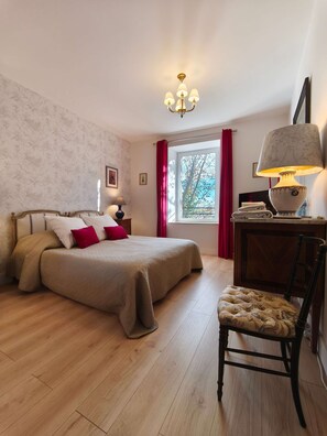 Chambre Perle, vue sur le jardin | Pimennysverhot, ilmainen Wi-Fi