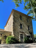 Fachada da propriedade