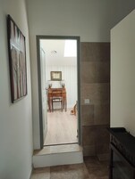 Suite Olives, vue sur le jardin | 遮光窗帘、免费 WiFi、特色装修、特色家居
