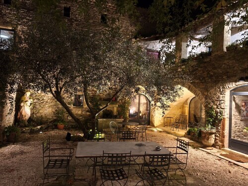 Magnanerie de Sainte Croix