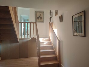 Chambre Alezane, vue sur les vignobles