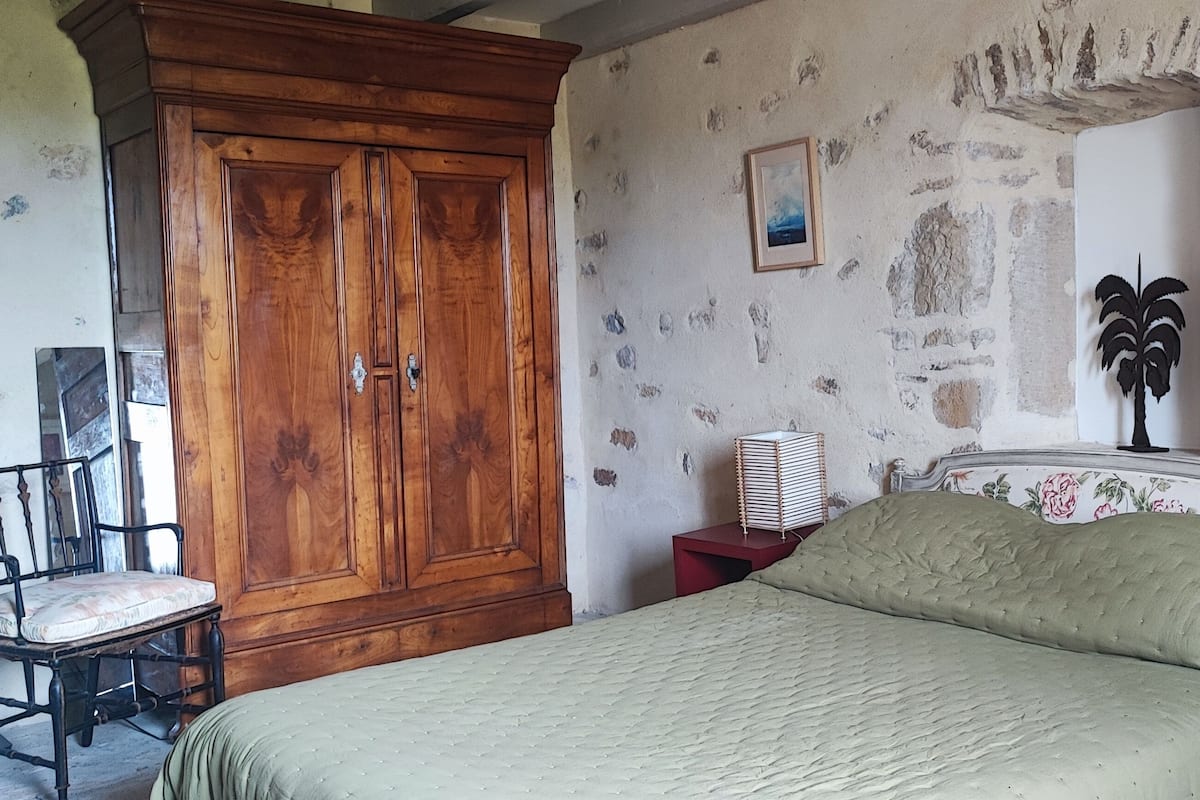 Family Apartment, Hill View | Blackout drapes, free WiFi