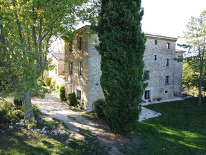 Fachada de la propiedad