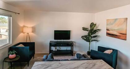 Simple Mesa 2nd Floor 2 Bedroom Unit