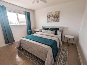 2 chambres, fer et planche à repasser, Wi-Fi, draps fournis