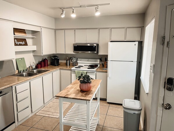 Microwave, oven, stovetop, dishwasher