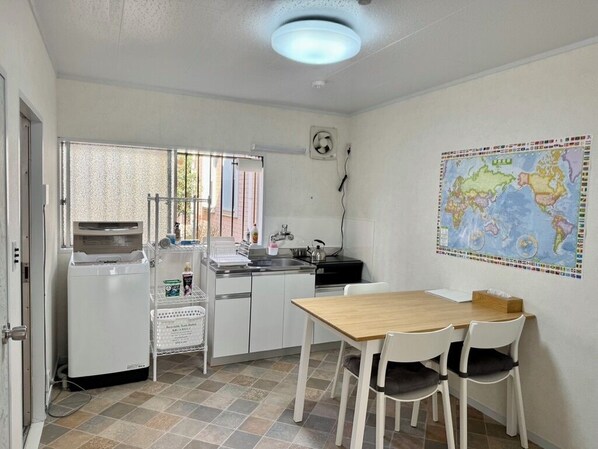Fridge, microwave, stovetop, electric kettle
