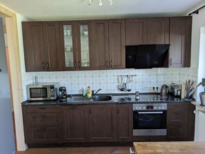 Microwave, oven, stovetop, dishwasher