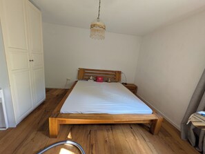 3 chambres, fer et planche à repasser, Wi-Fi, literie fournie