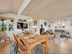 Dining - "Dragan" - 50m from the sea by Interhome (Hejls)