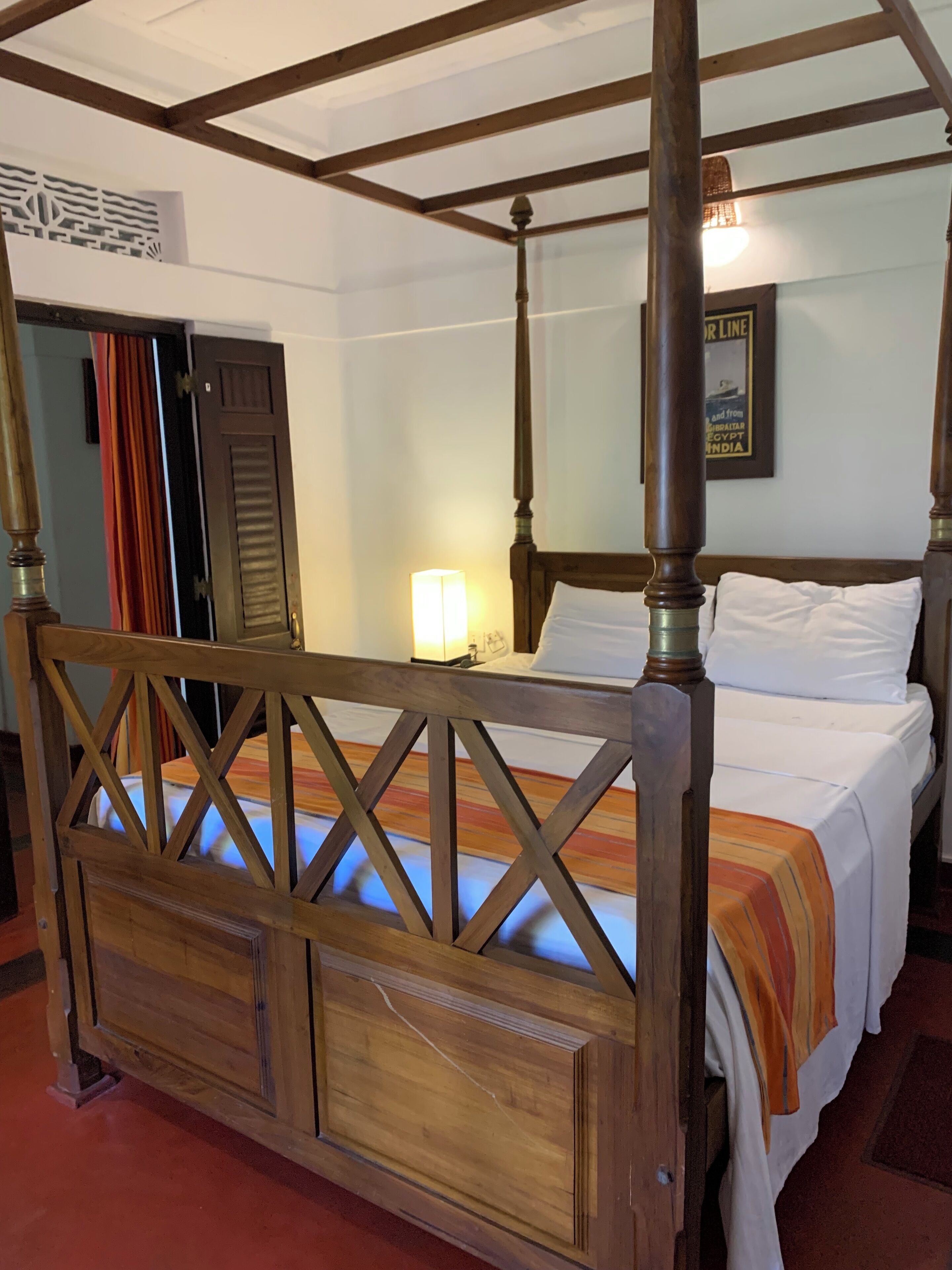 5 bedrooms, iron/ironing board, WiFi, bed sheets